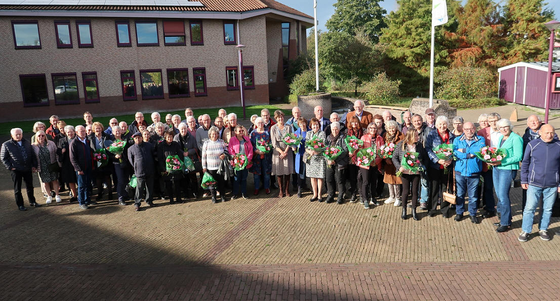 Burgemeester Van der Weele ontvangt 50-jarige echtparen