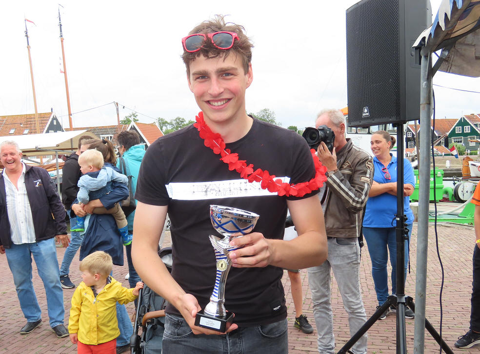 Ferron Appel wint Viscompetitie Marker Havenfeesten