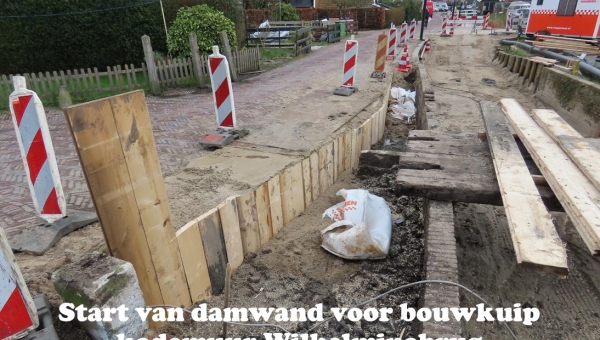 Start van damwand voor bouwkuip kademuur Wilhelminabrug