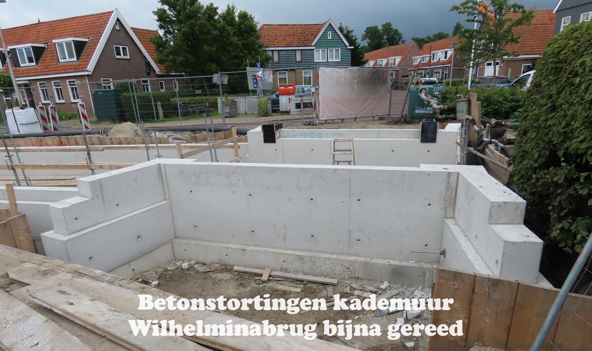 Betonstortingen kademuur Wilhelminabrug bijna gereed