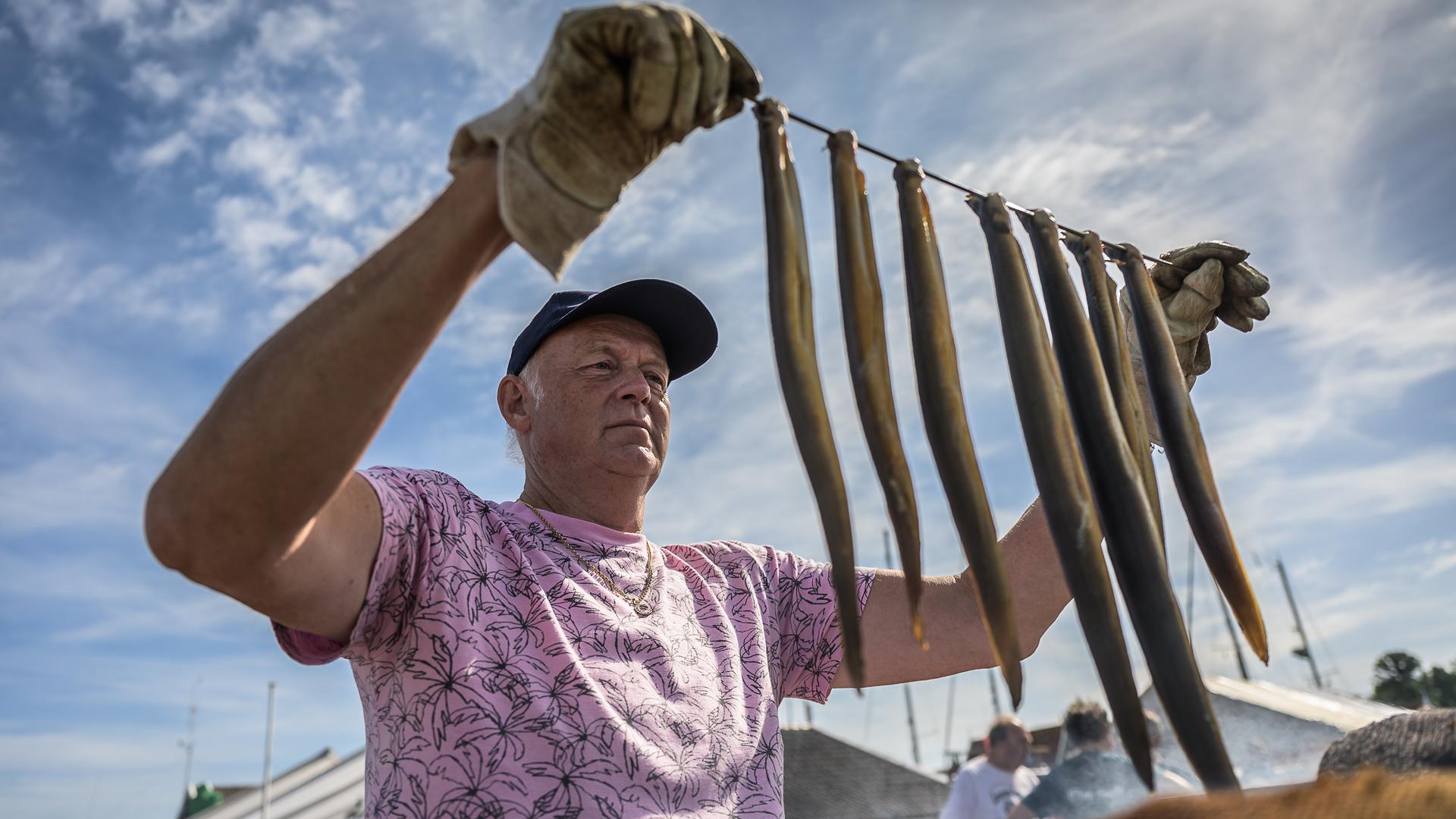 Strijden om de ‘goudgele paling’ bij de Marker Havenfeesten